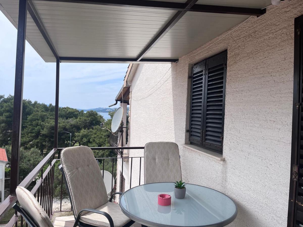 Apartments Villa Mirella 20 M From The Sea - Free Parking Трогир Экстерьер фото