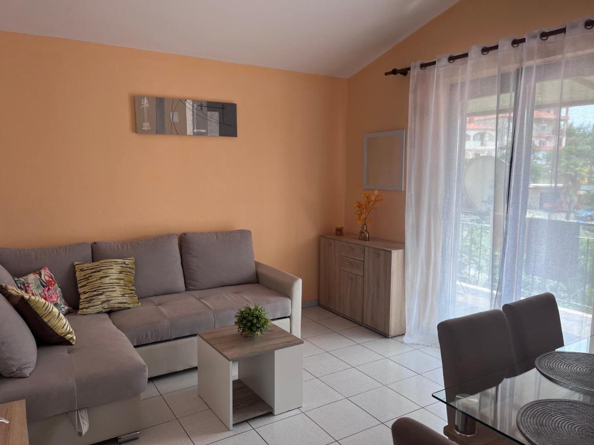 Apartments Villa Mirella 20 M From The Sea - Free Parking Трогир Экстерьер фото