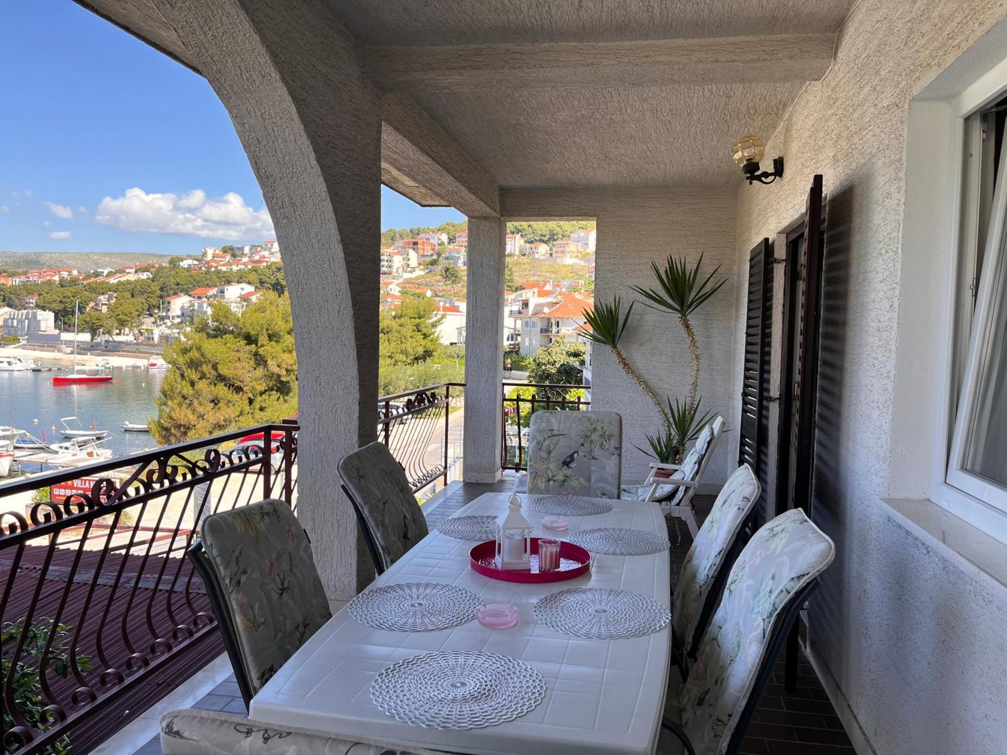 Apartments Villa Mirella 20 M From The Sea - Free Parking Трогир Экстерьер фото