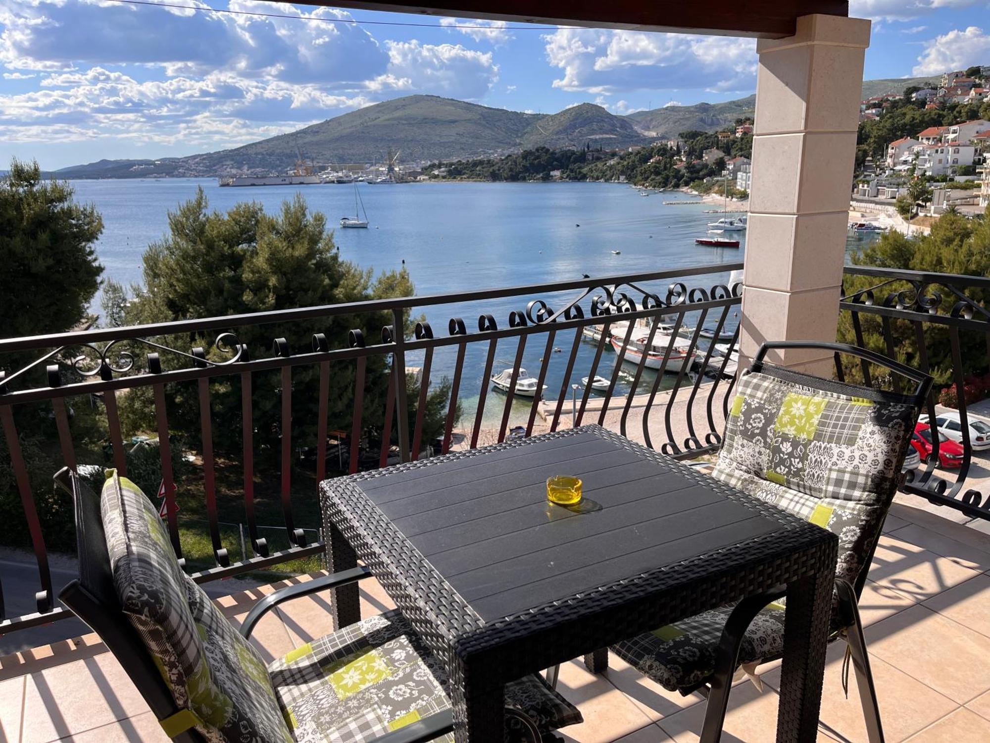 Apartments Villa Mirella 20 M From The Sea - Free Parking Трогир Экстерьер фото