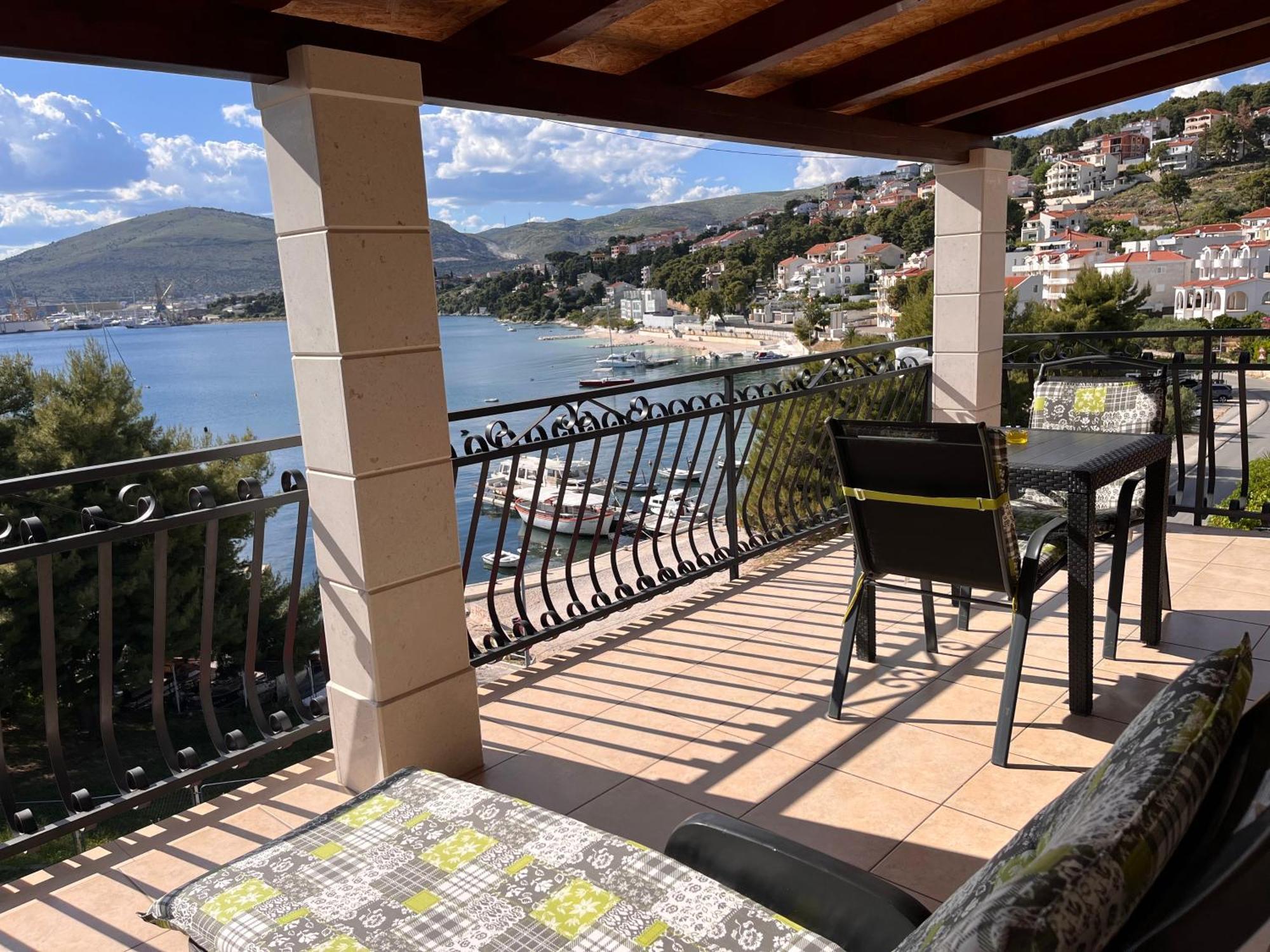 Apartments Villa Mirella 20 M From The Sea - Free Parking Трогир Экстерьер фото