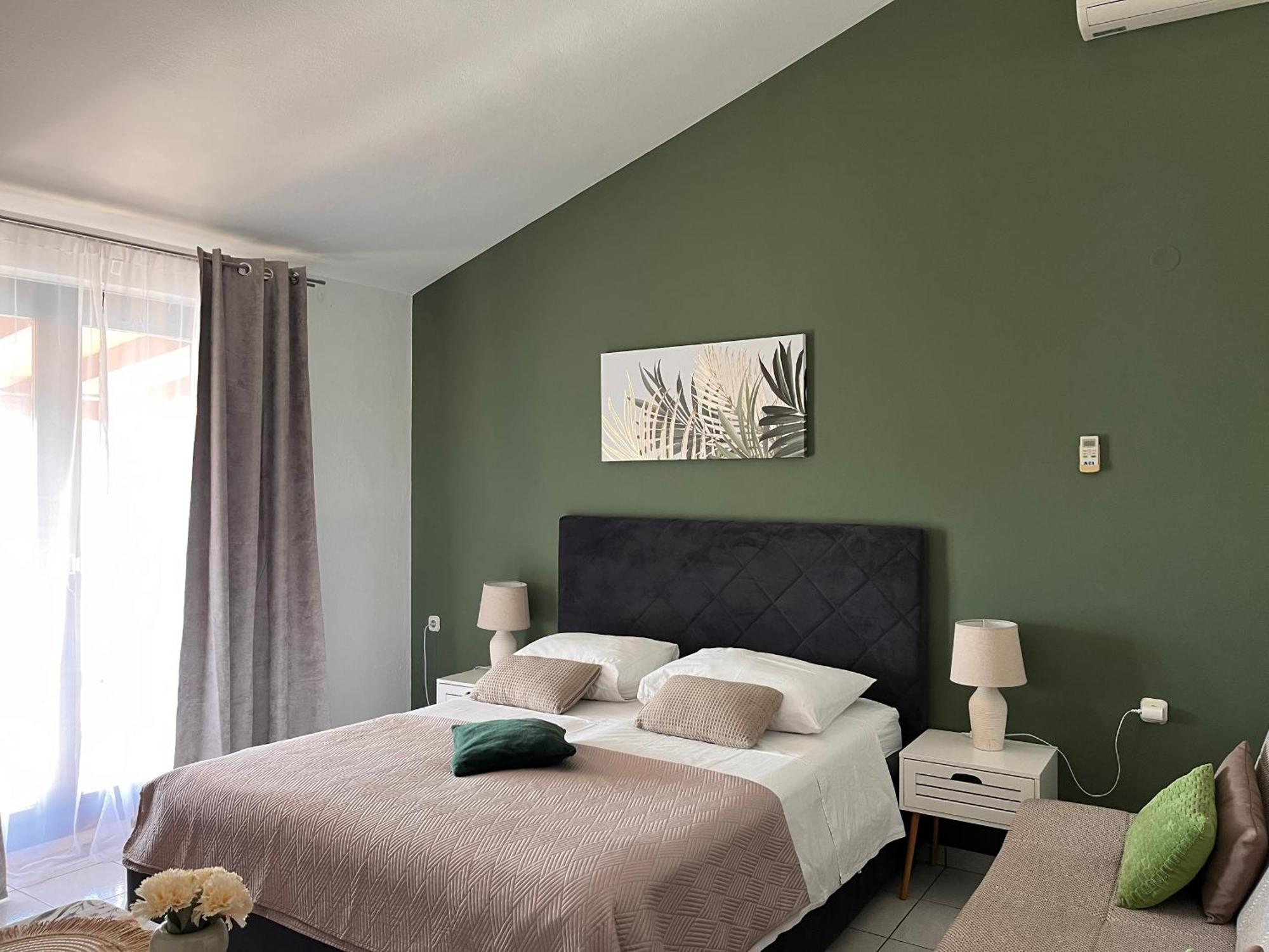 Apartments Villa Mirella 20 M From The Sea - Free Parking Трогир Экстерьер фото