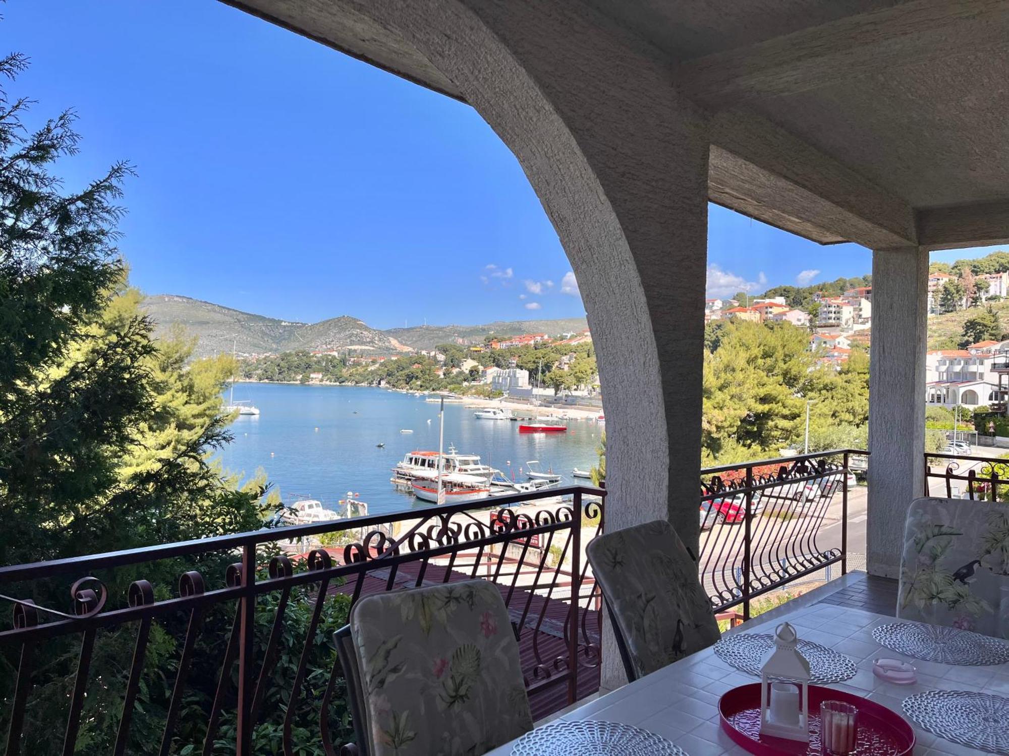 Apartments Villa Mirella 20 M From The Sea - Free Parking Трогир Экстерьер фото